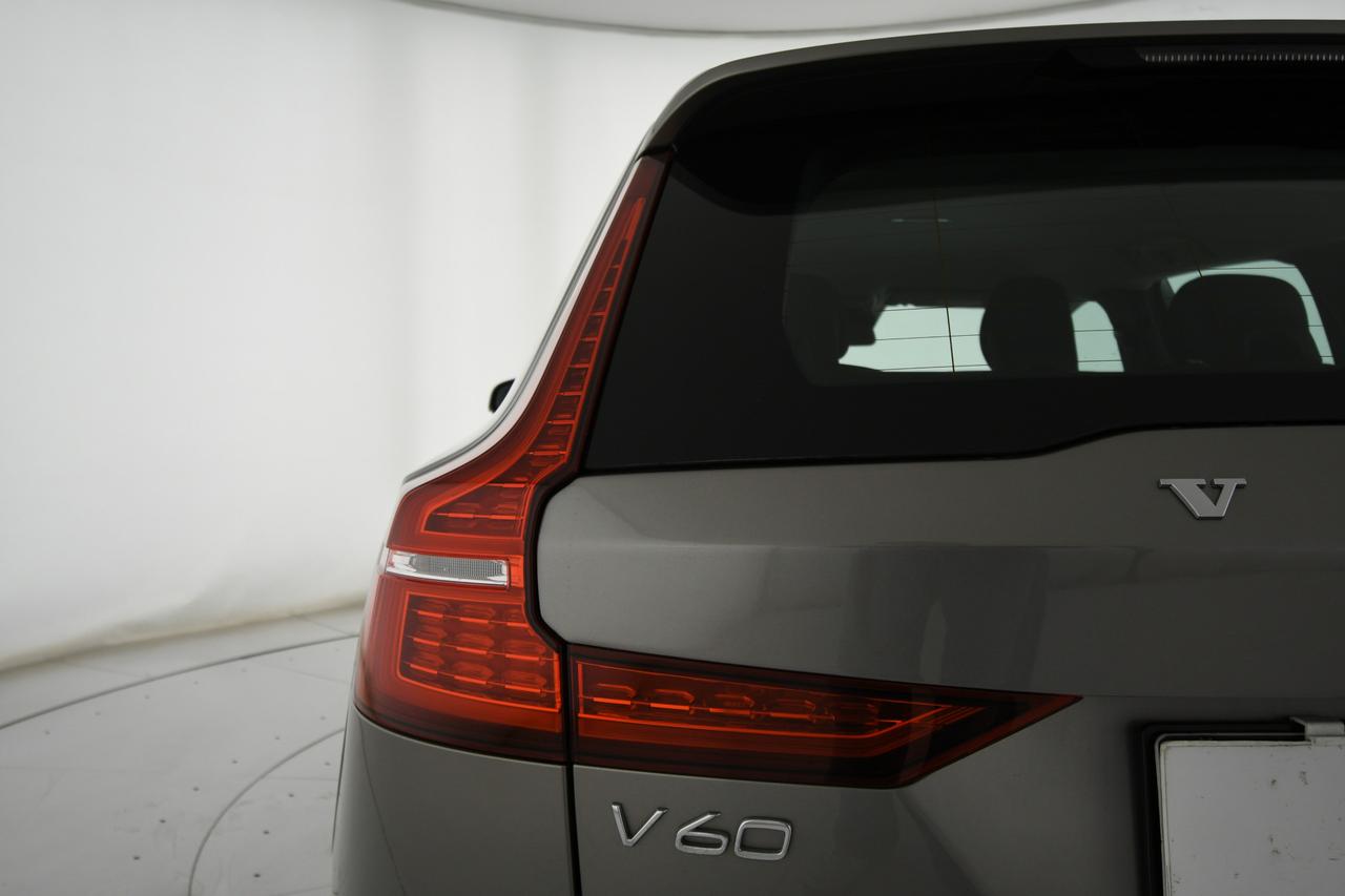 VOLVO V60 2.0 b4 Momentum Business auto NEOPATENTATI+C17"