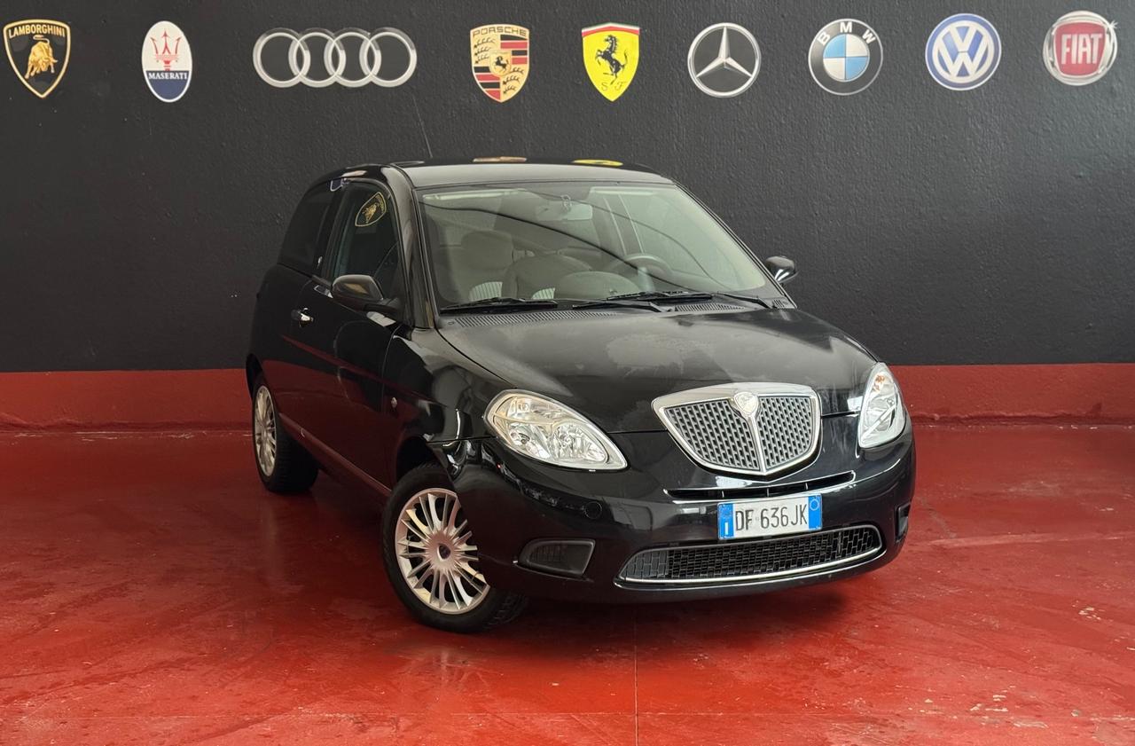 Lancia Ypsilon 1.4 MODAMILANO OK NEOPATENTATI
