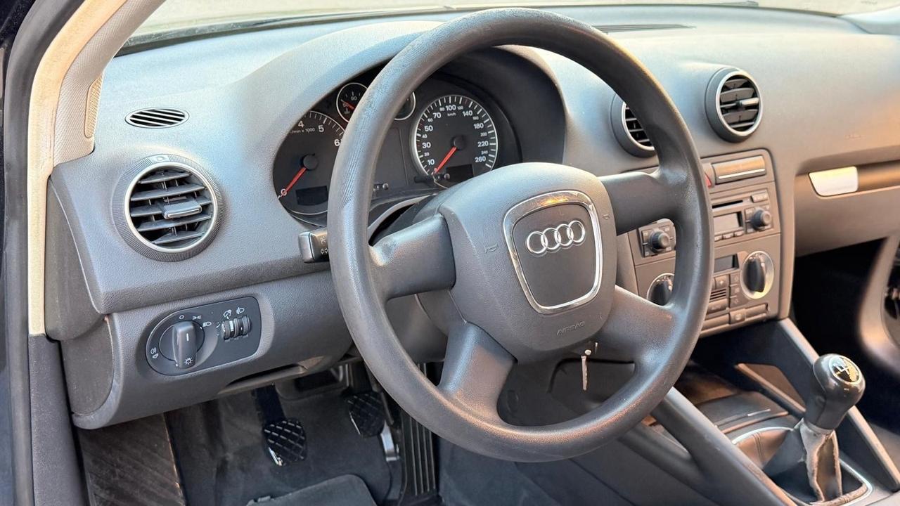 Audi A3 1.6 16V FSI Ambition