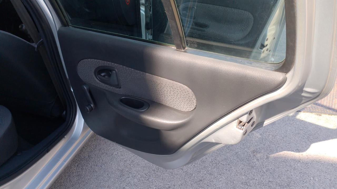 Renault Clio Storia 1.2 5 porte GPL Confort