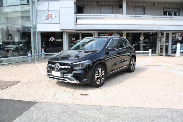 MERCEDES-BENZ GLA 180 Automatic Progressive Advanced