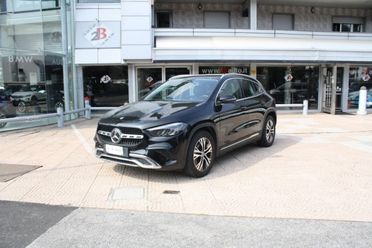 MERCEDES-BENZ GLA 180 Automatic Progressive Advanced
