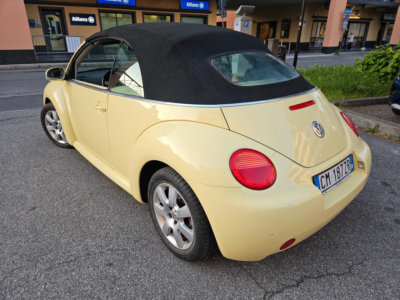 Volkswagen New Beetle 2.0 Cabrio Automatica