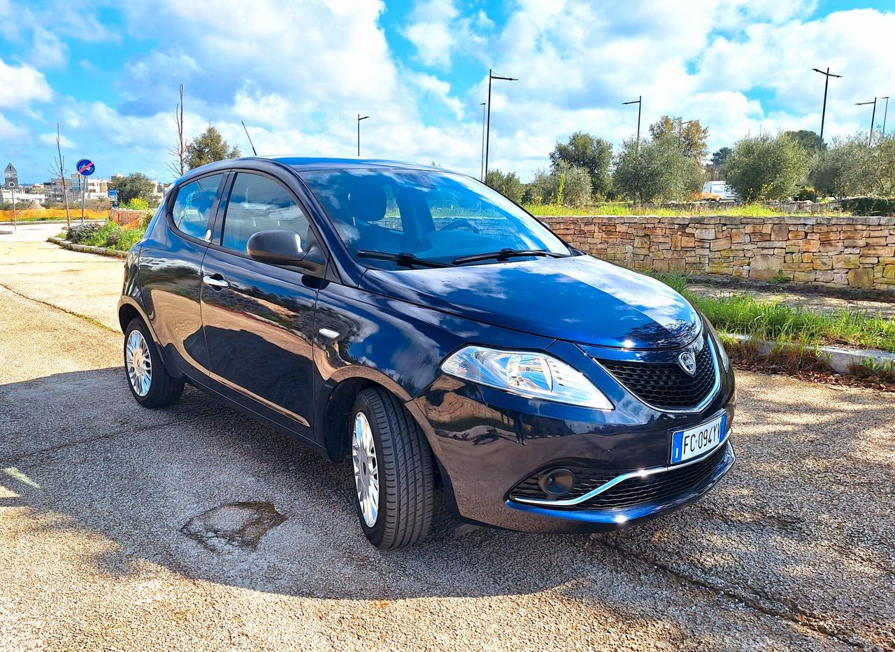 Lancia Ypsilon 1.2 69 CV 5 porte GPL Ecochic Gold