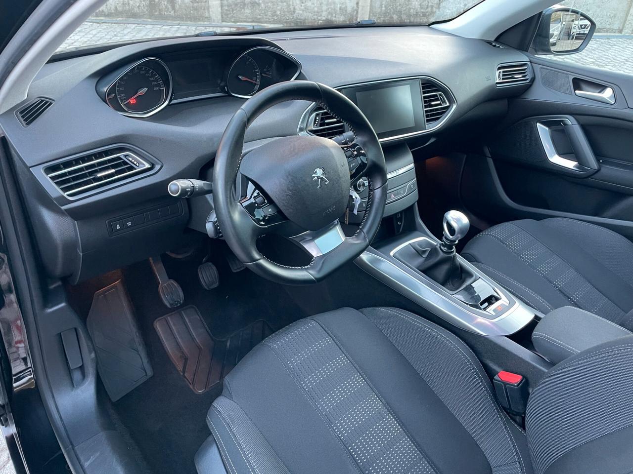 Peugeot 308 1.6 bluehdi Gt Line TETTO+NAVI+LED NEOPATENTATI OK