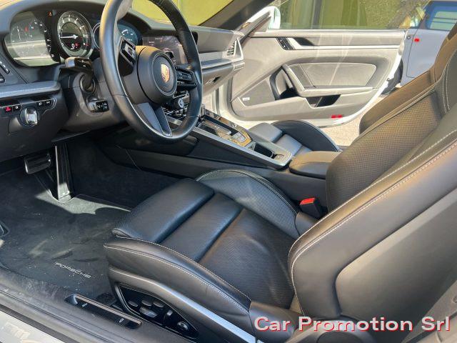 PORSCHE 992 Carrera 4S