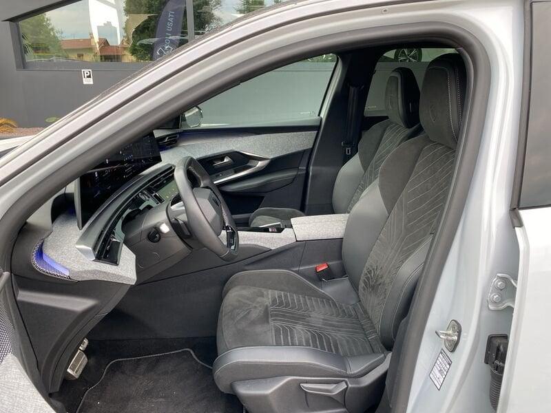 Peugeot e-3008 E-3008 (73kWh) 210 CV GT