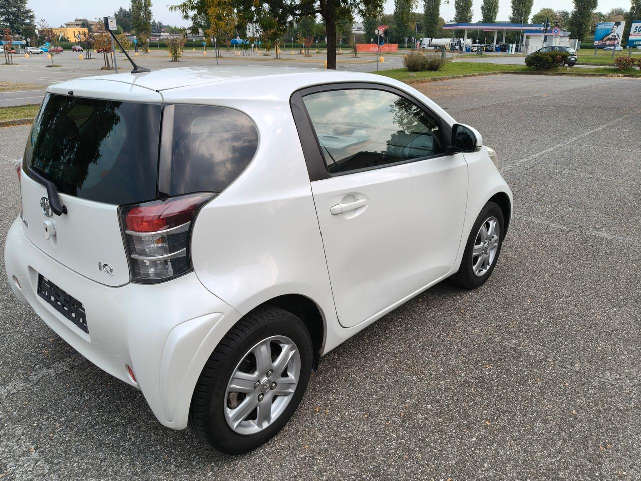 Toyota iQ 1.0 Sol