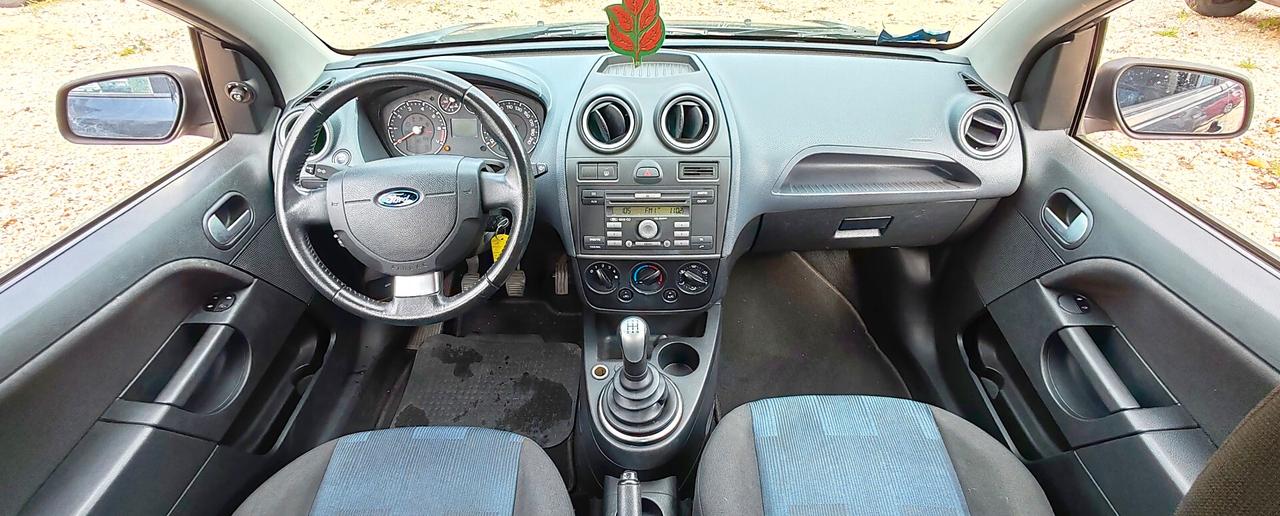Ford Fiesta 1.2 16V 5p. Ghia OK NEOPATENTATI