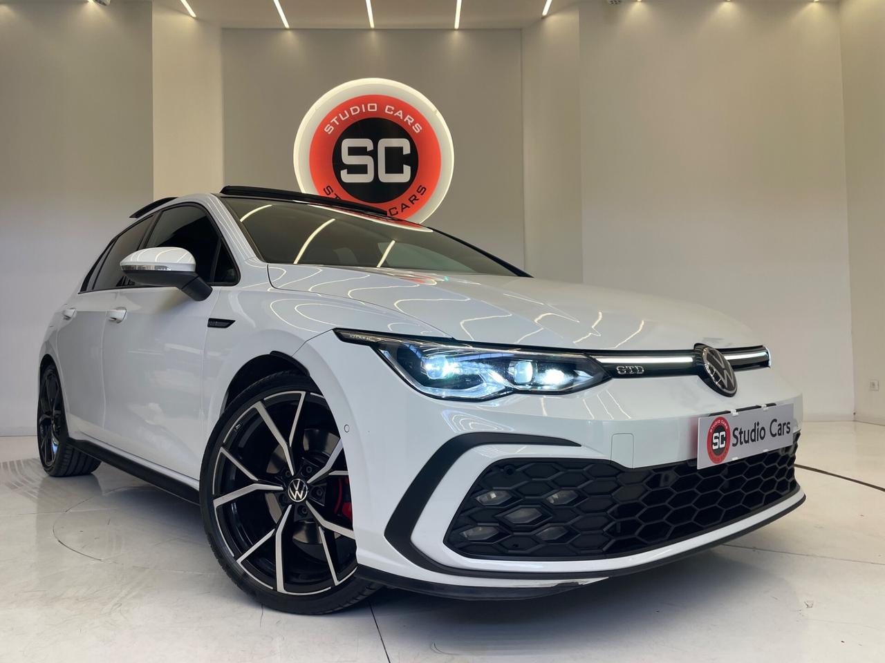 Volkswagen Golf GTD 2.0 TDI DSG 200CV