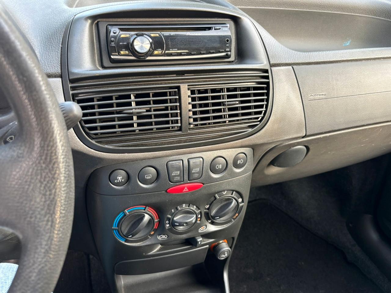 Fiat Punto Classic 1.2 5 porte Natural Power OK Neopatentati
