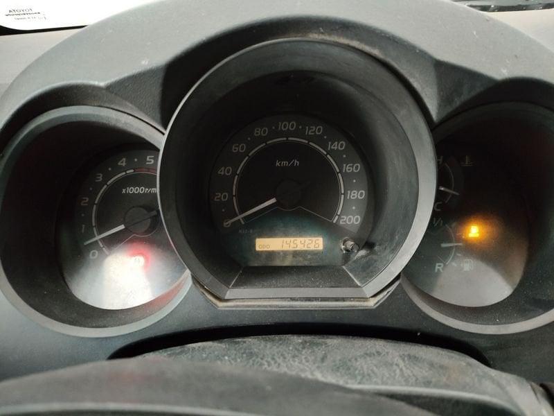 Toyota Hilux Hilux 2.5 D-4D 4WD 4p. Double Cab DLX