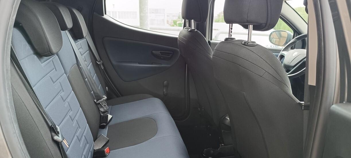 Lancia Ypsilon 1.0 FireFly 5 porte S&S Hybrid Platino