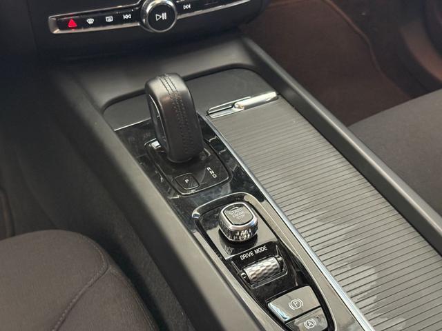 VOLVO XC60 B5 AWD Geartronic Momentum PROMO