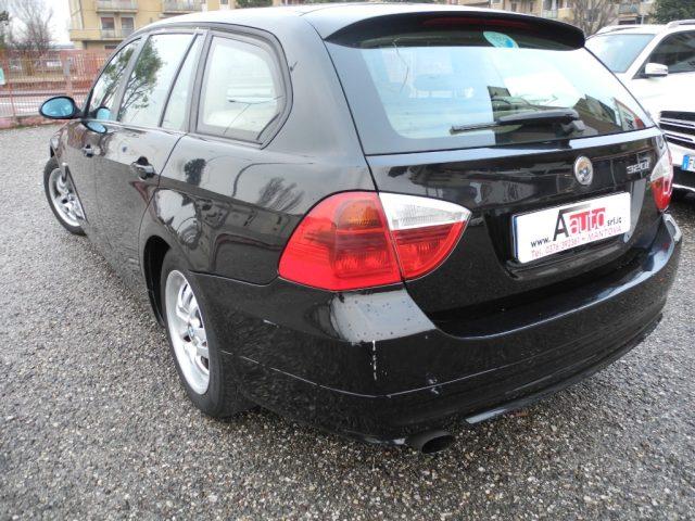 BMW 320 i Touring - PELLE - TETTO APRIBILE - LEGGERE NOTE