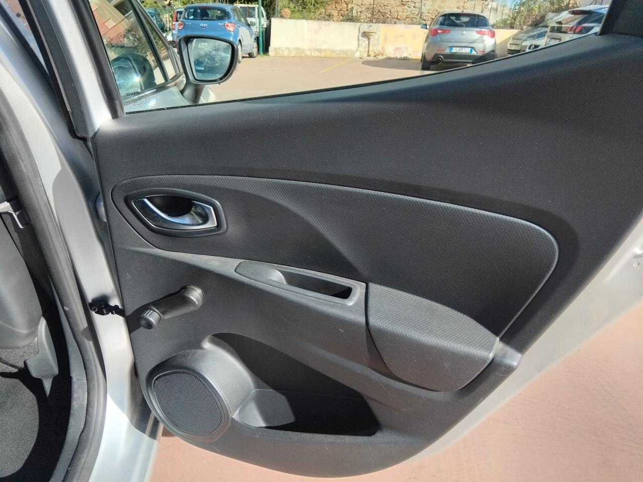 RENAULT CLIO 1.5 DCI 2015 ACCETTO PERMUTA