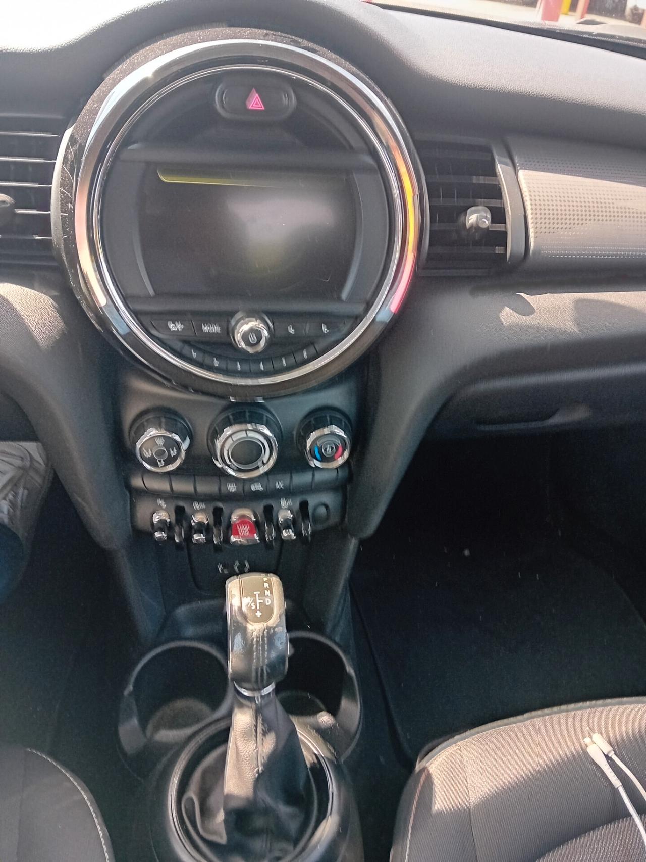 Mini Cooper 1.5 D 5 porte automatico