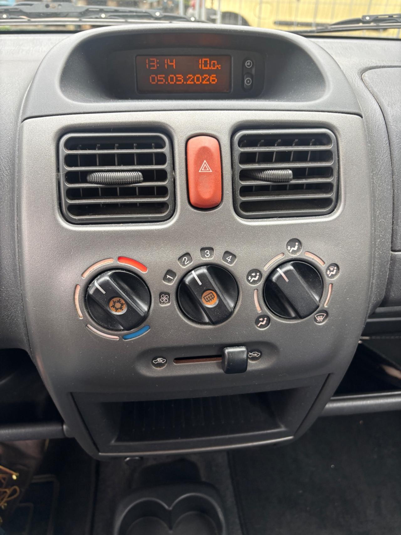 Opel Agila 1.0 12V Club