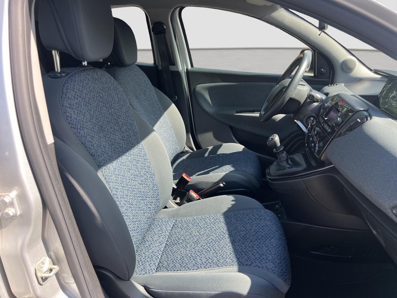 Lancia Ypsilon 1.0 FireFly 5 porte S&S Hybrid Ecochic Gold