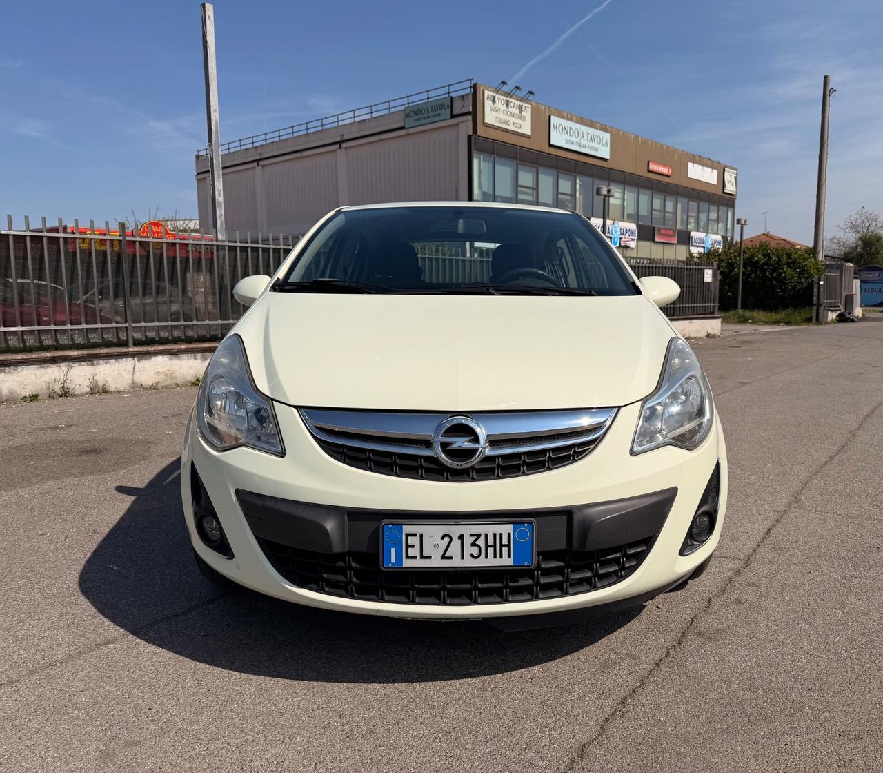 Opel Corsa 1.2 5 porte Club CAMBIO AUTOMATICO