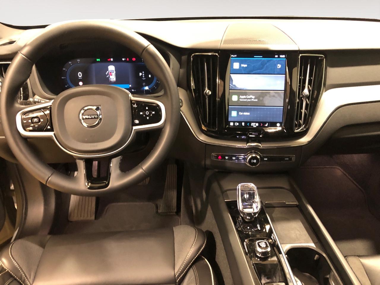 VOLVO XC60 2.0 b5 Plus Dark awd auto