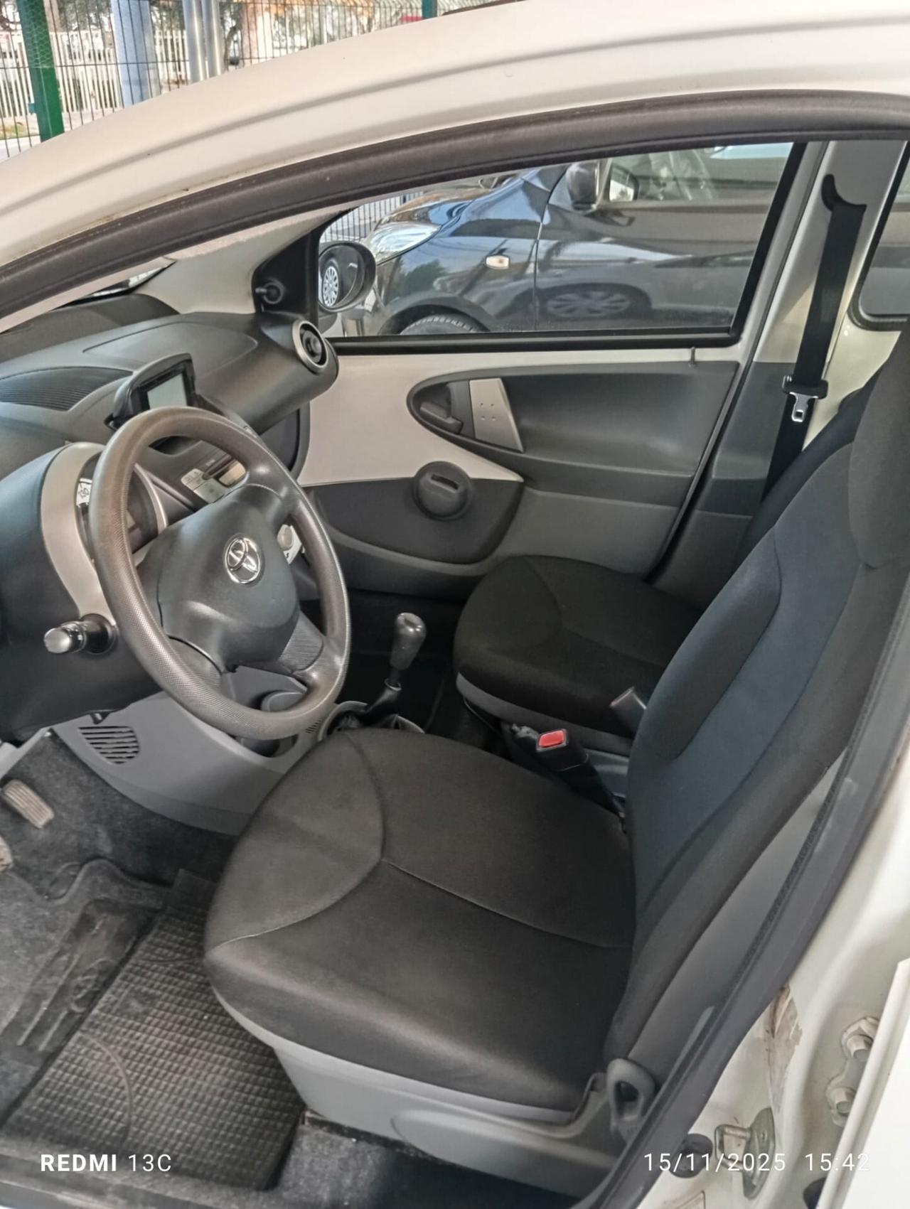 Toyota Aygo 1.0 12V VVT-i 5 porte Deep Ocean Connect
