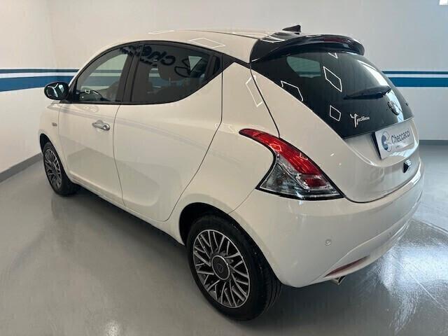 Lancia Ypsilon 1.0 firefly hybrid Gold Plus s