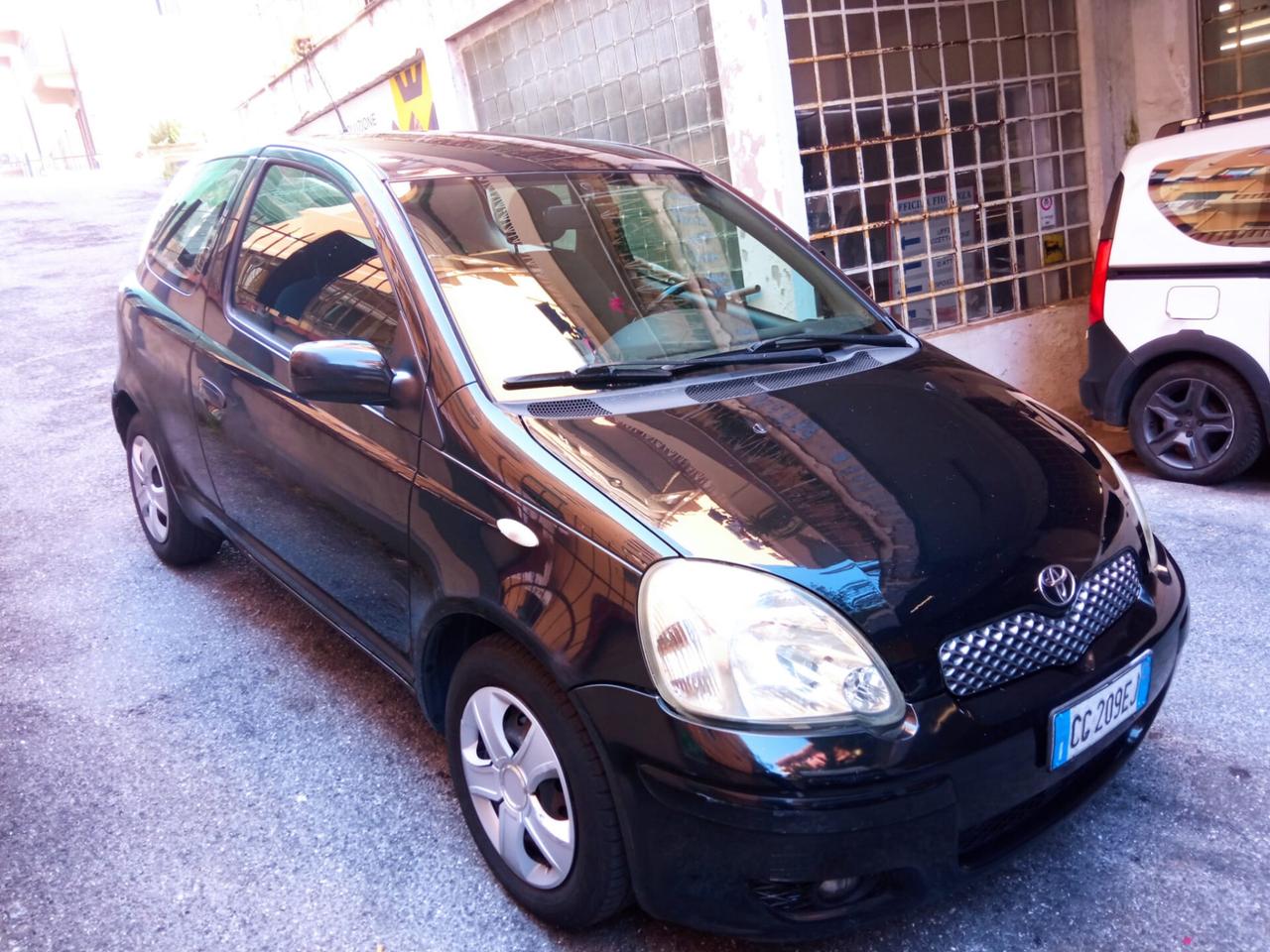 Toyota Yaris 1.3i 16V cat 3 porte Sol