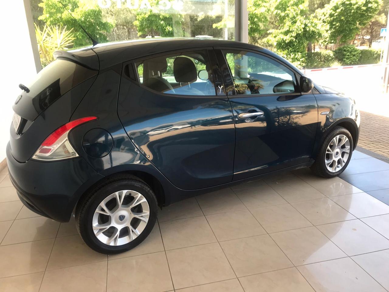 Lancia Ypsilon 1.2 69 CV 5 porte Opening Edition