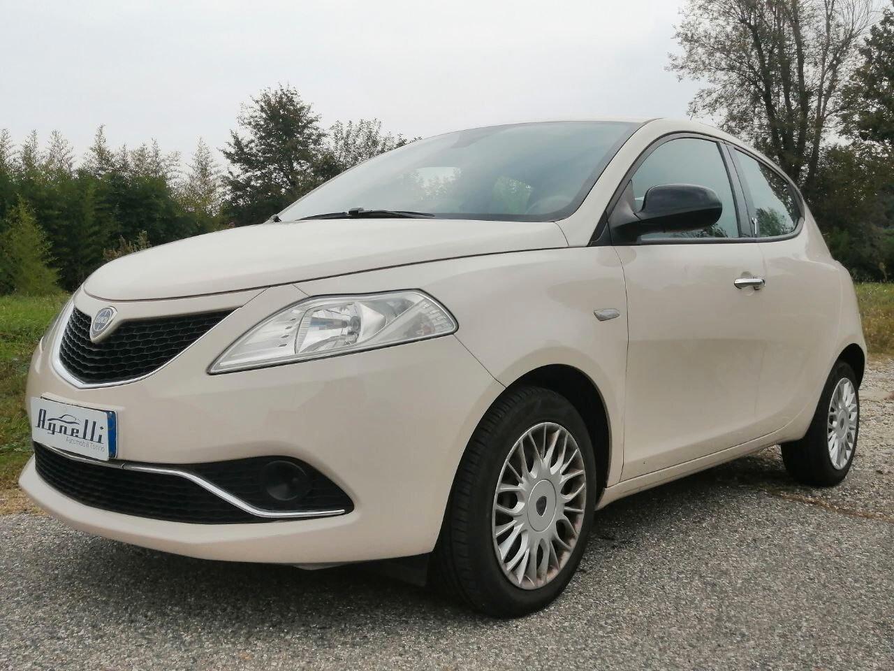 Lancia Ypsilon 1.2 69 CV 5 porte Silver