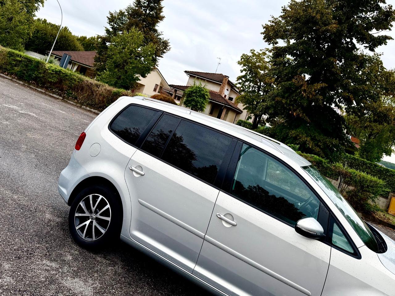 Volkswagen Touran 1.6 TDI DSG Comfortline