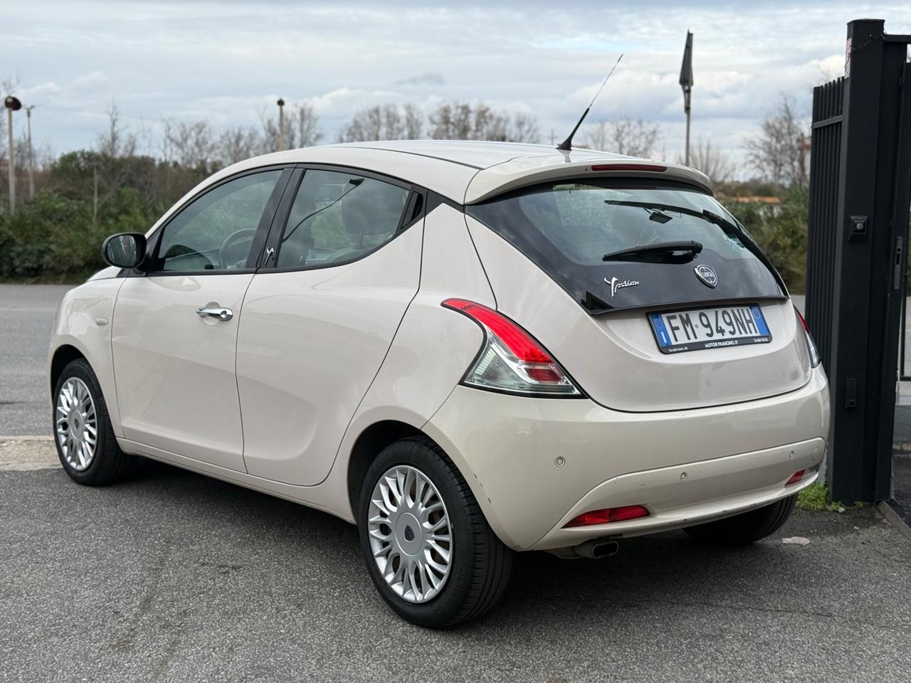 Lancia Ypsilon 1.2 69cv 5 porte Gold