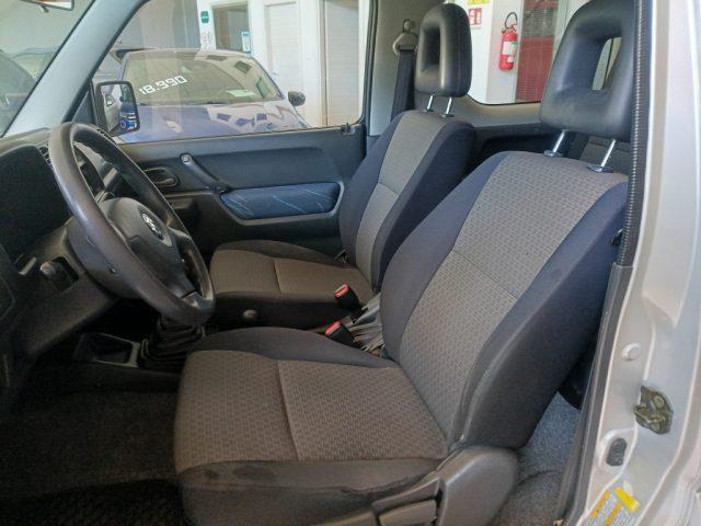 SUZUKI Jimny 1.3i 16V cat 4WD JLX