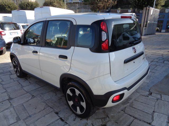 FIAT Panda 1000 HYBRID CITY CROSS PLUS 70CV CARPLAY CLIMAUTO