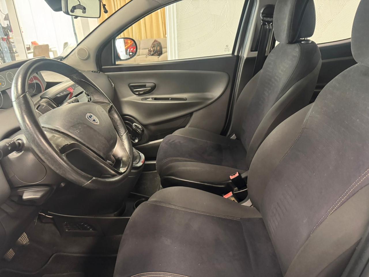 Lancia Ypsilon 1.2 69 CV 5 porte Silver