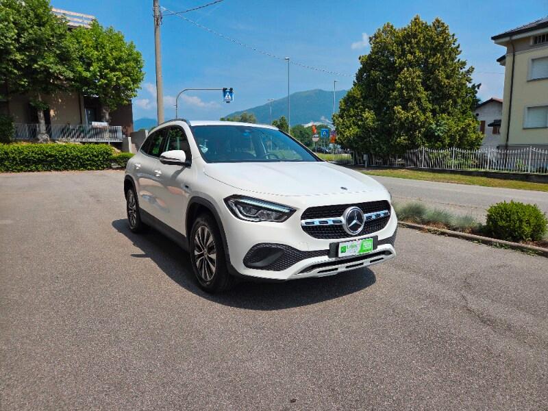 MERCEDES GLA (H247) GLA 250 e hybrid E...