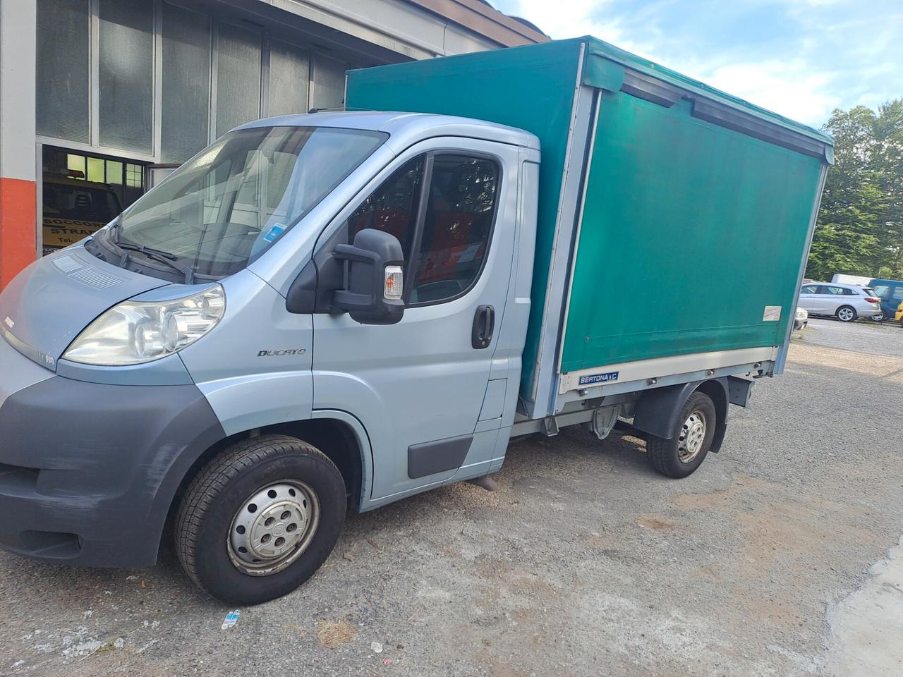 autocarro unico proprietario telone trilaterale