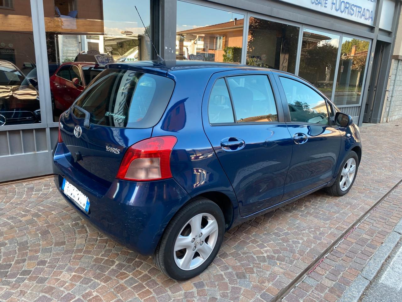 Toyota Yaris 1.0 5 porte Sol