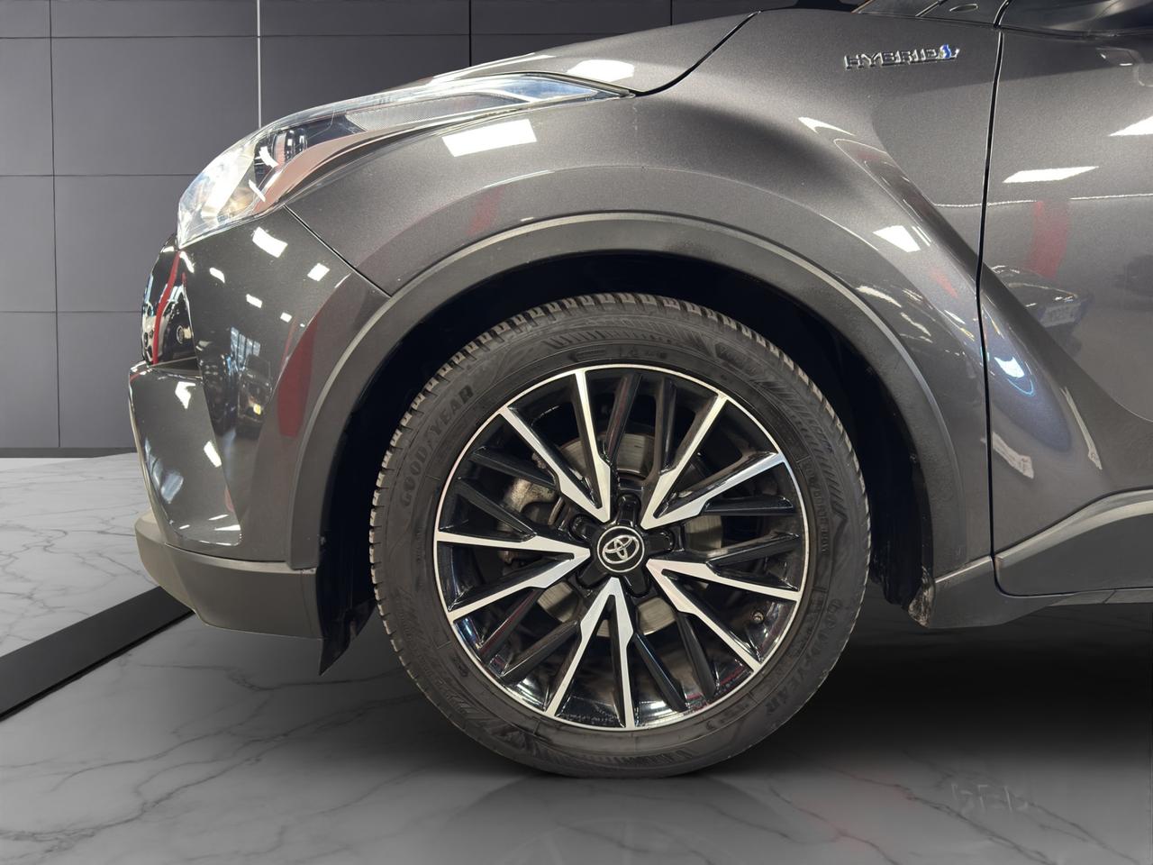 Toyota C-HR 5 Porte C-HR 1.8h Lounge 2wd e-cvt