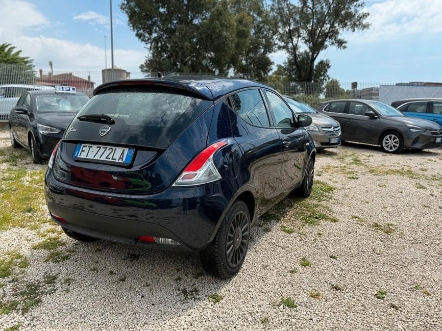 Lancia Ypsilon 1.2 69 CV 5 porte S&S Platinum