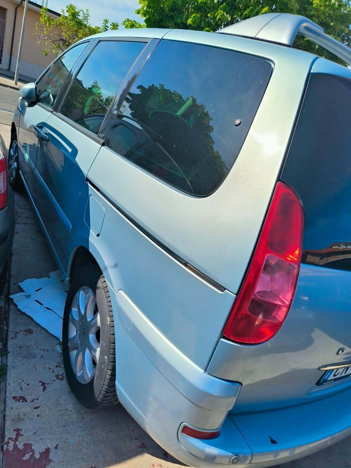 Peugeot 807 2.2 HDi FAP SV
