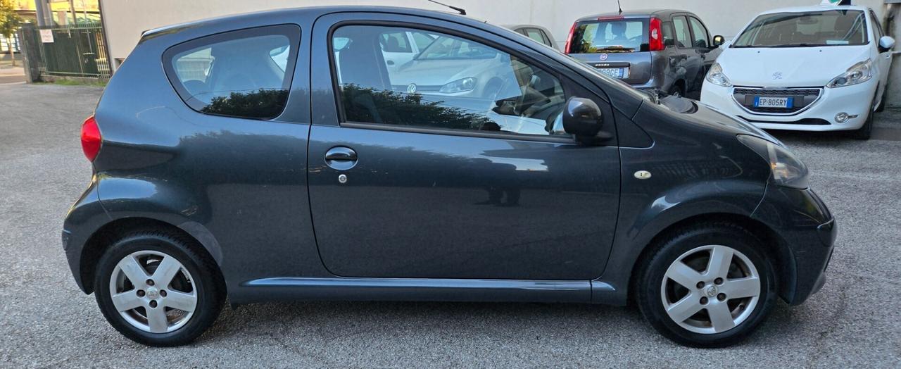 Toyota Aygo 1.0 12V VVT-i 3 porte Sol