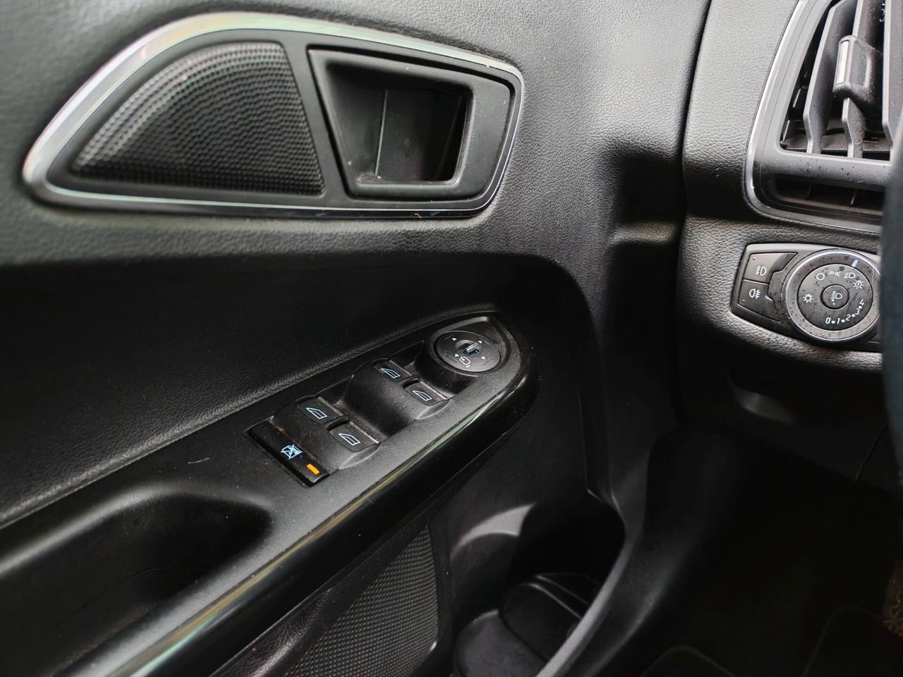 Ford B-Max 1.6 TDCi 95 CV Titanium NEOPATENTATO