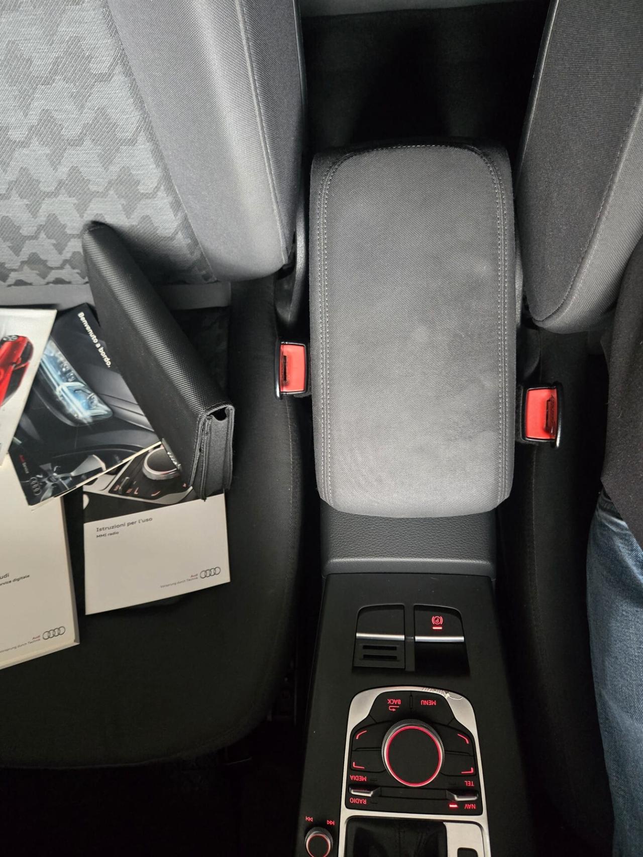 Audi A3 1.6 TDI clean diesel S tronic Admired