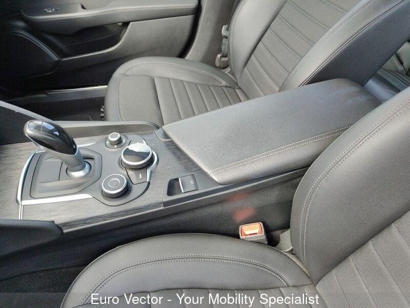 Alfa Romeo Giulia 2.2 Turbodiesel 160 CV AT8 Super