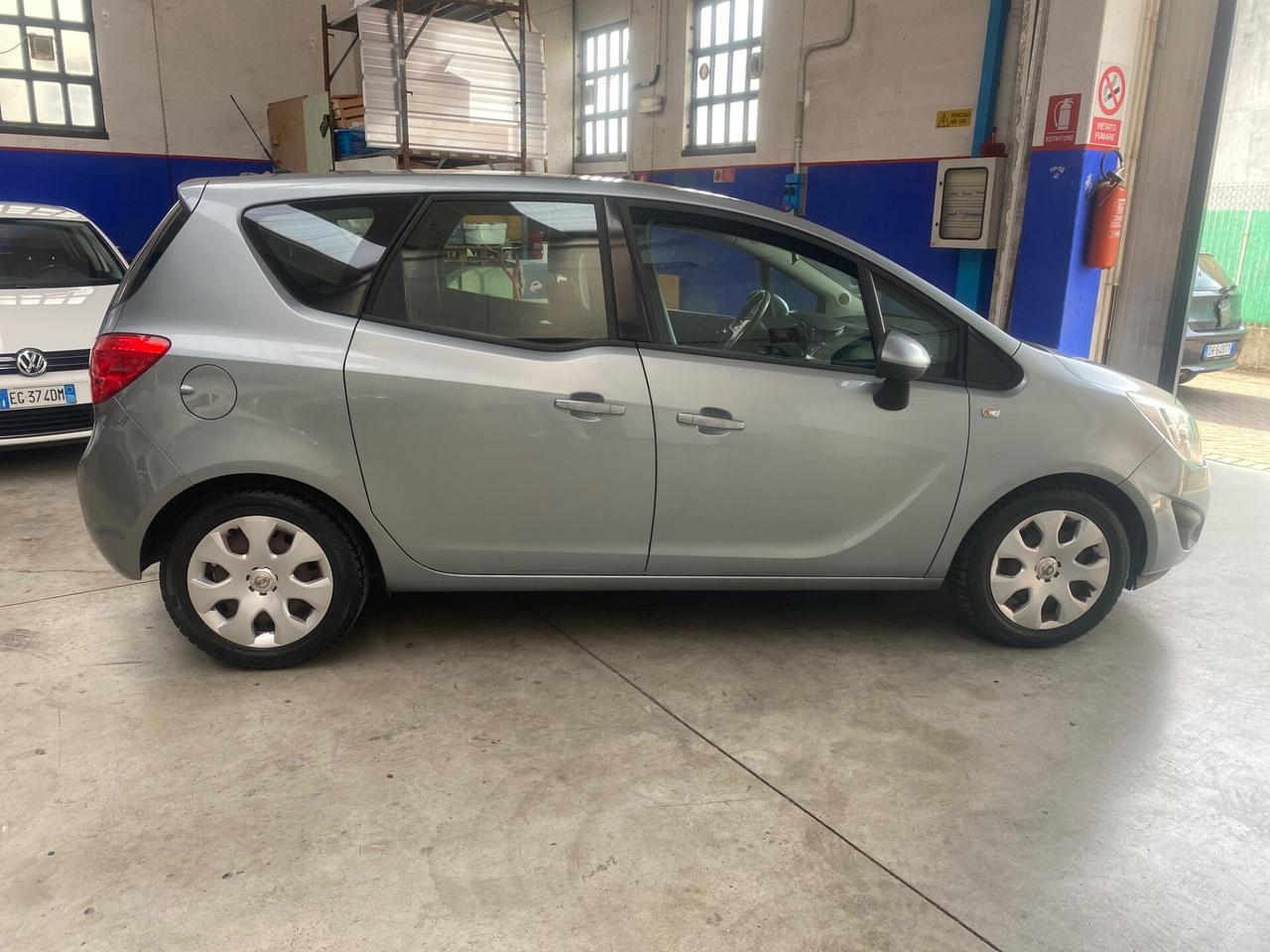 Opel Meriva 1.4 100CV neopatentati Cosmo 5 porte
