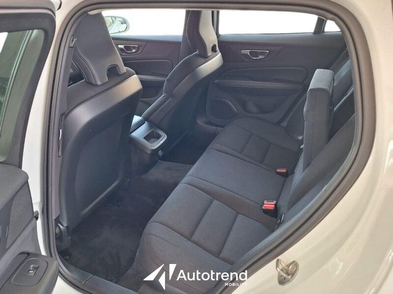 Volvo V60 B4 197+14 CV Mild Hybrid Diesel Automatica Momentum Business