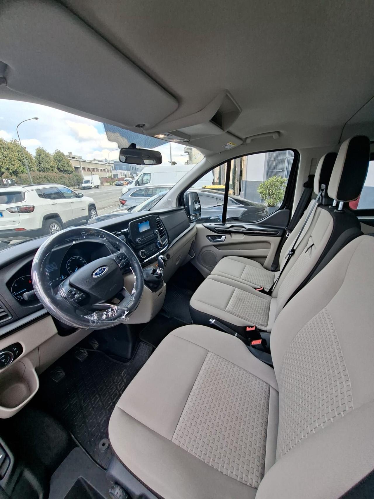 Ford Tourneo Custom 320 2.0 EcoBlue 150CV PC Titanium 77kw - 105cv 9 posti