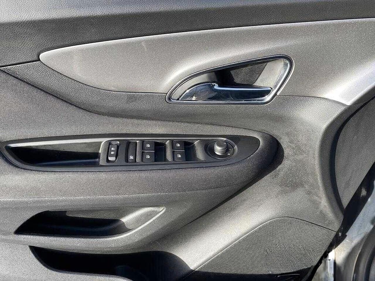 Opel Mokka 1.6 CDTI Cosmo b-Color - in arrivo !