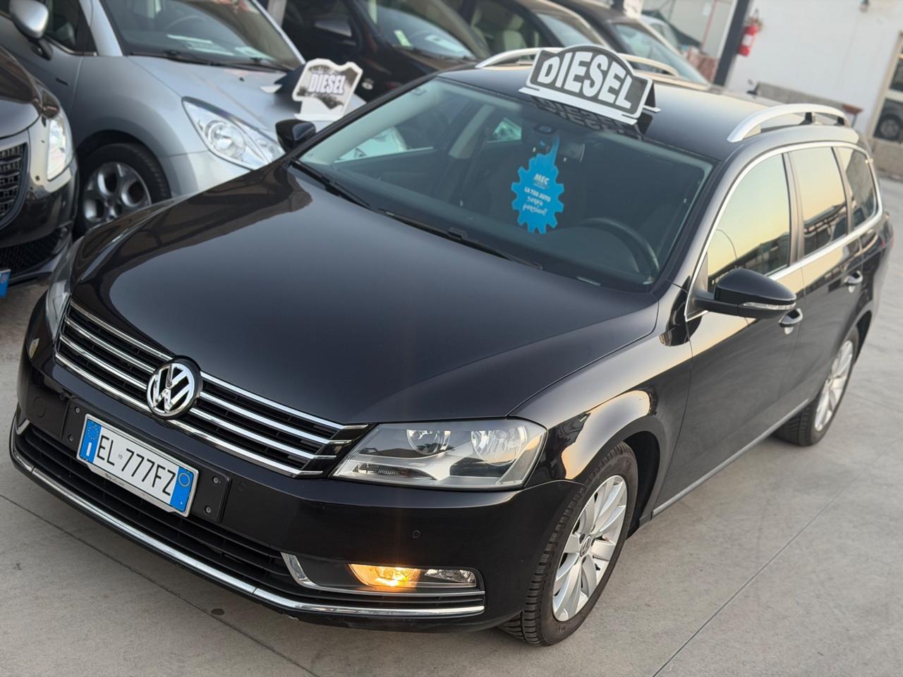 Volkswagen PASSAT 1.6 DIESEL 2011 - CARPLAY